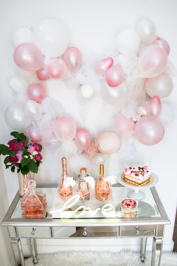 Valentine's Day bar styling with oversized tulle and balloon heart - garland made from balloons and tulle