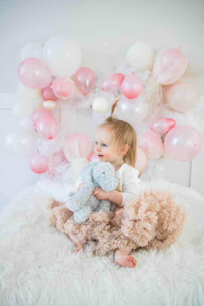 Tulle balloon heart wreath - easy DIY - Perfect for baby photo shoots, Valentine's Day, bridal showers and more! 