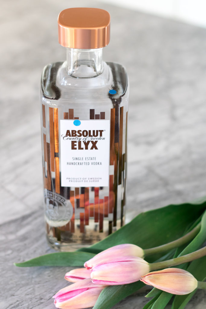 Absolut Elyx Vodka for Vodka Pomegranate Lemonade recipe - Summer drink recipes - Vodka drink recipes