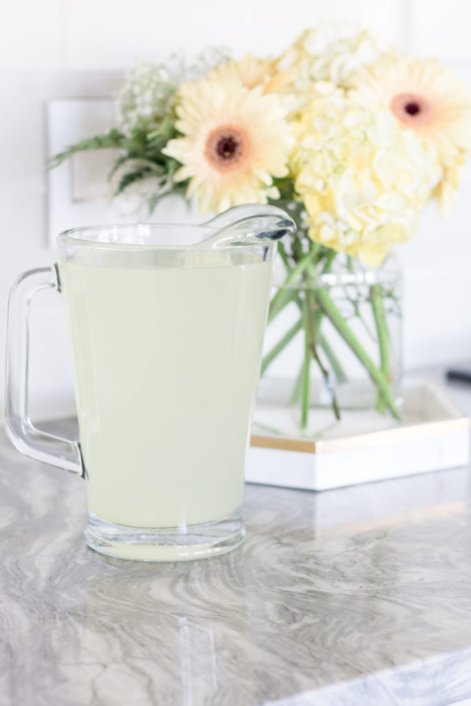 Fresh squeezed lemonade - Vodka Pomegranate Lemonade - Easy Lemonade to make at home