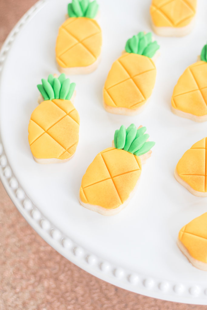 Pineapple sugar cookies - Birthday party dessert ideas - Tropical sugar cookies