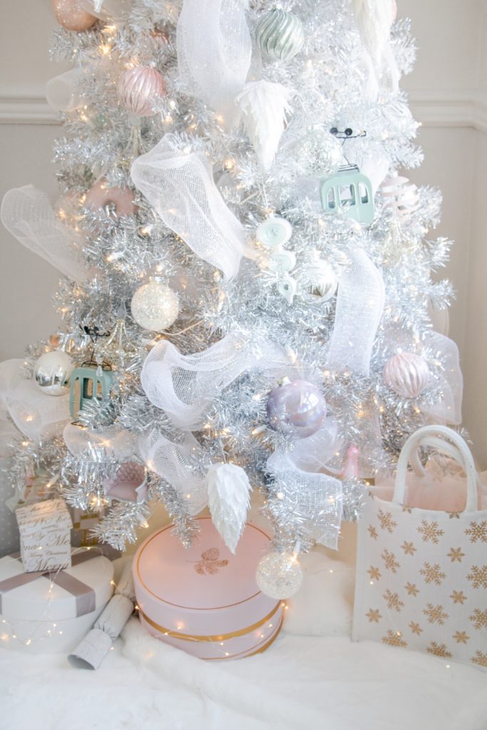 White ombre Christmas tree decorated with pastel blue, pink and silver ornaments - feminine Christmas tree - White Christmas tree decorating ideas - Pastel Christmas tree decorating ideas