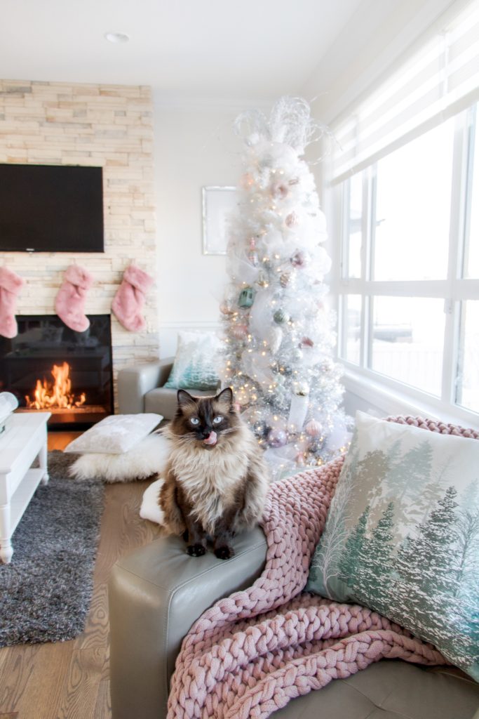 Glamorous pink Christmas decor, pastel Christmas ornaments with white ombre Christmas tree - Feminine Christmas decorating