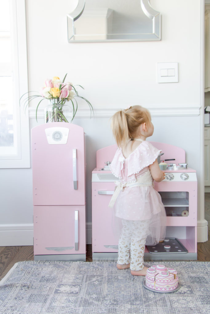 Kids play kitchen: KidKraft retro pink wooden kitchen for kids