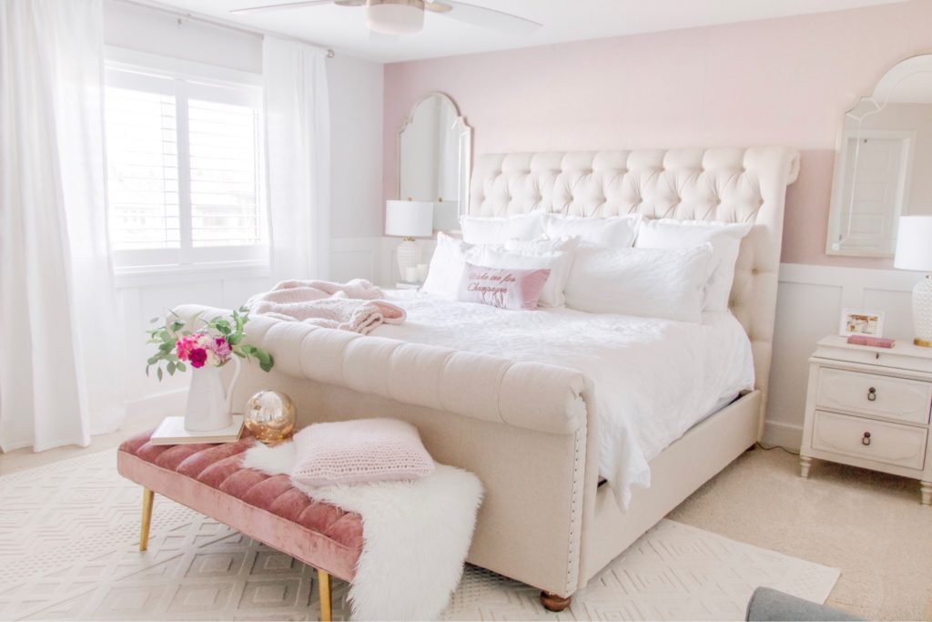 Orian Rugs’ Boucle' Collection Coastal Diamond textured rug in blush pink and white bedroom