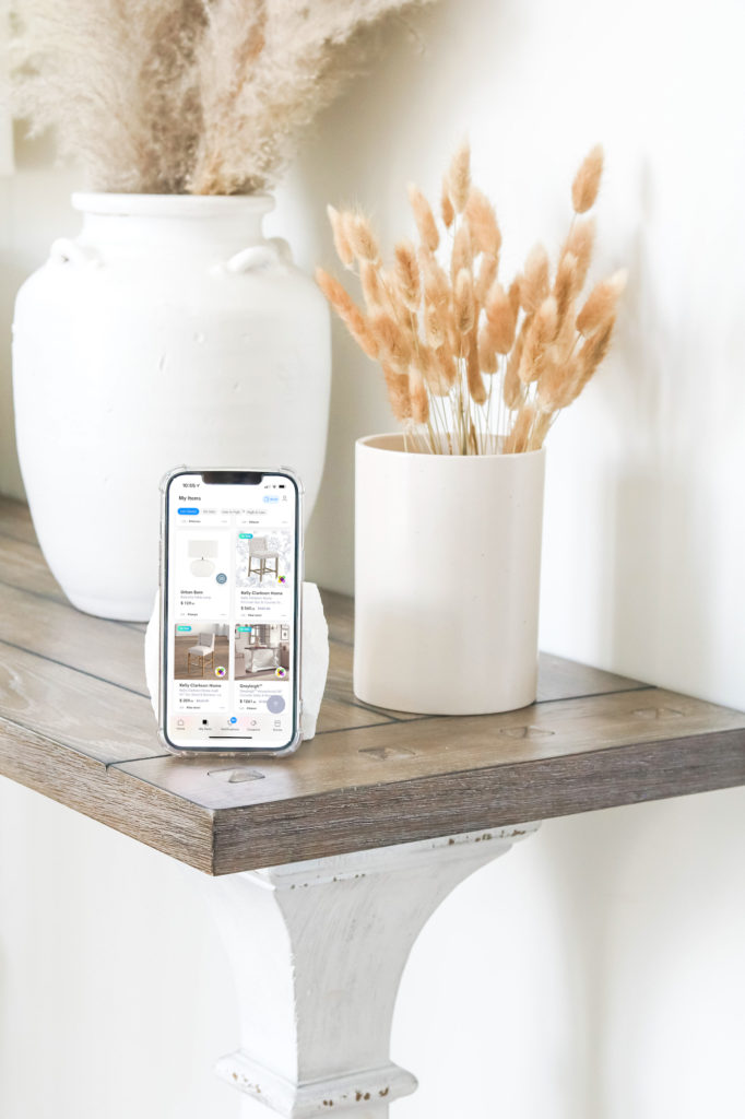 Karma on iPhone with console table