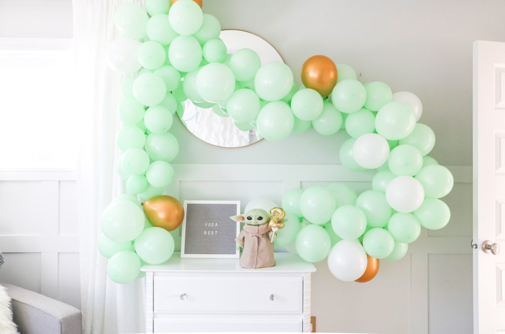 Baby Yoda Birthday Party Balloon Garland