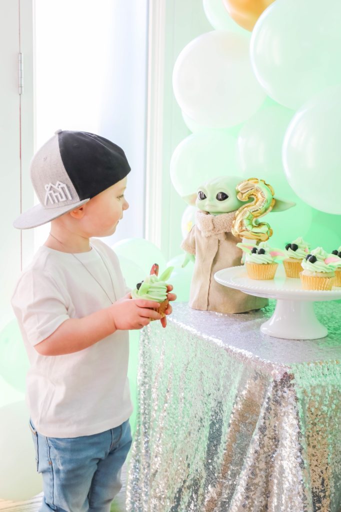 Grogu cupcakes and birthday boy