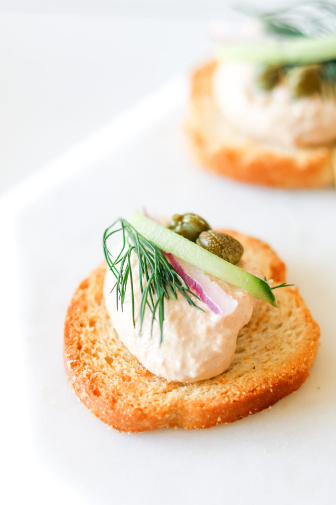 Easy appetizers: smoked salmon