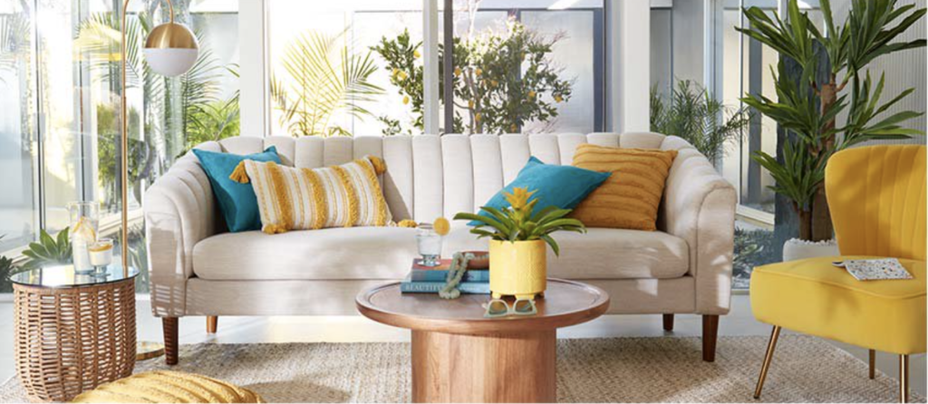 Fun and fresh living room decor for summer