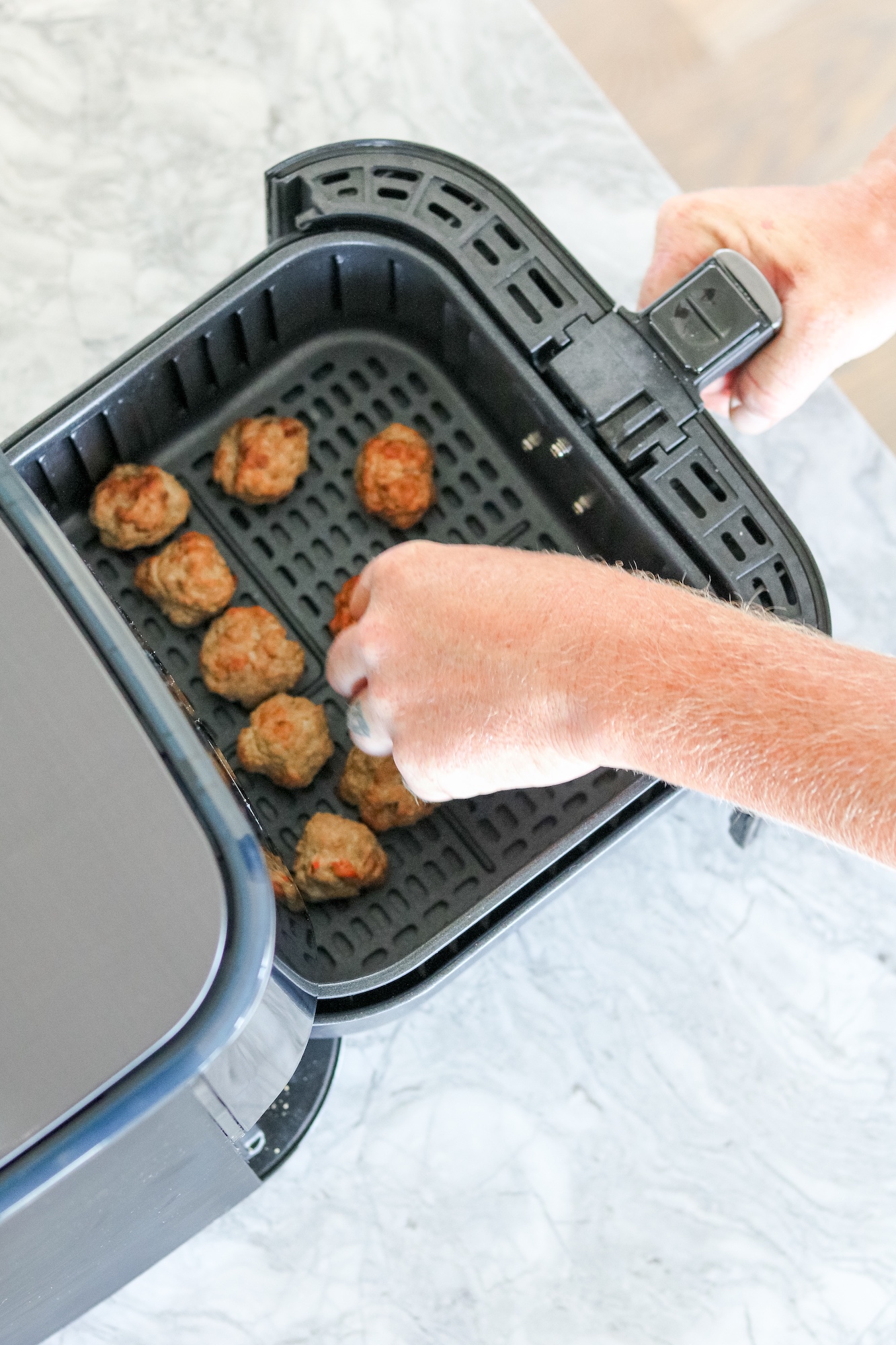 square basket fryer with meatballs