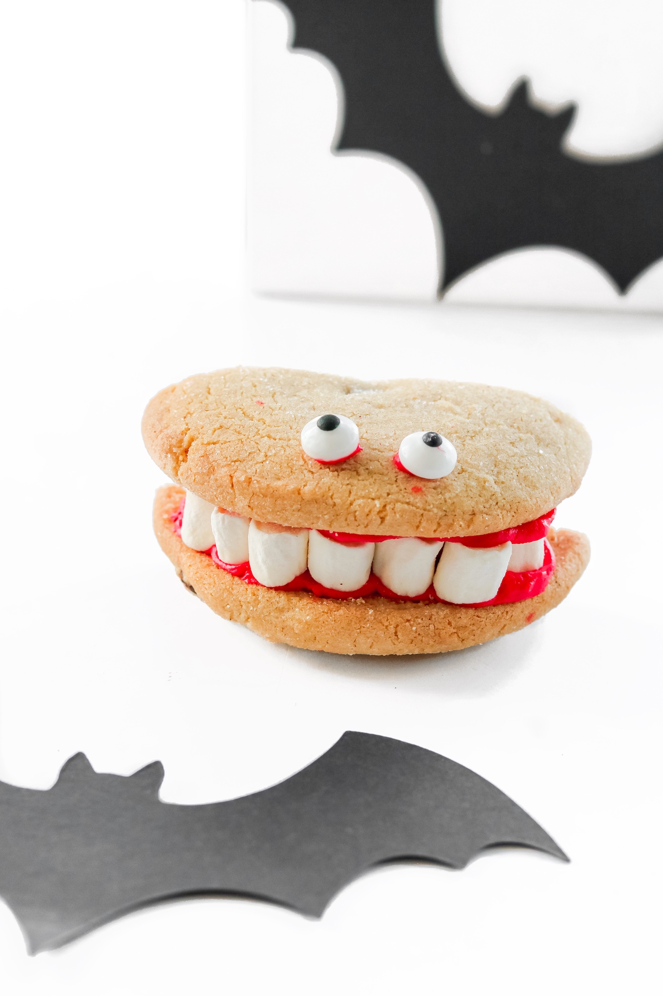 Halloween Cookie with teeth