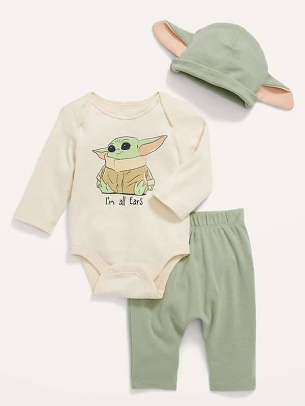 Baby Yoda gift ideas: Baby yoda baby outfit