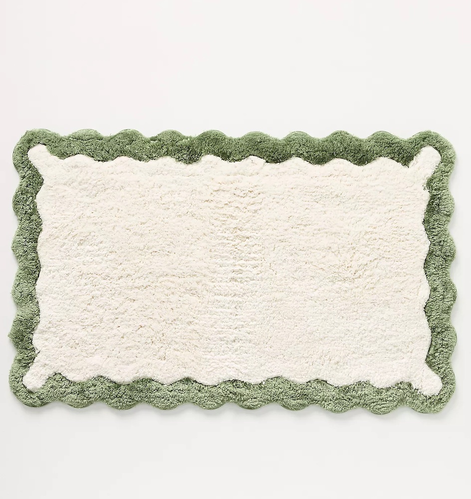 Deluxe Scalloped Bath Mat